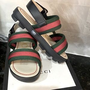 Kids Gucci sandals size 27